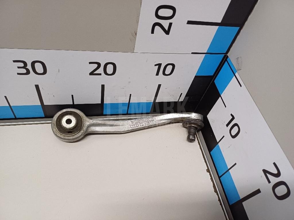Рычаг передний верхний правый задний
