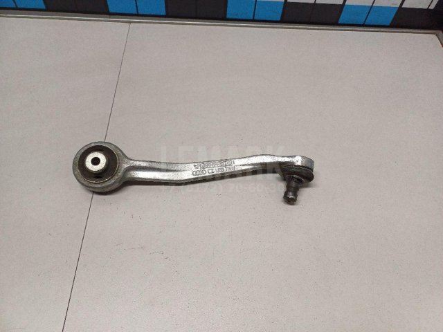 Рычаг передний верхний правый задний