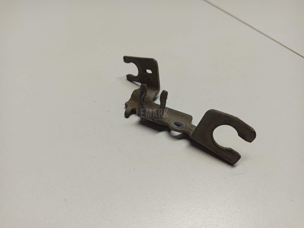 Крепление тормозного шланга