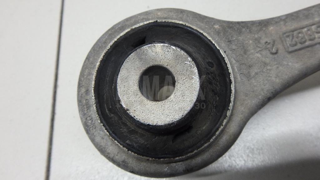 Рычаг передний верхний правый передний