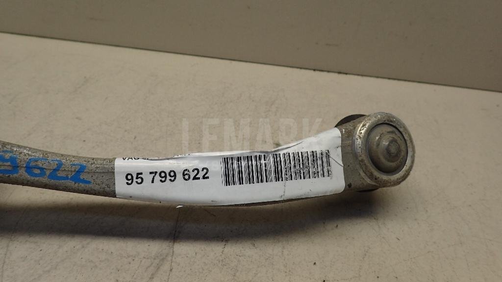 Рычаг передний верхний правый задний