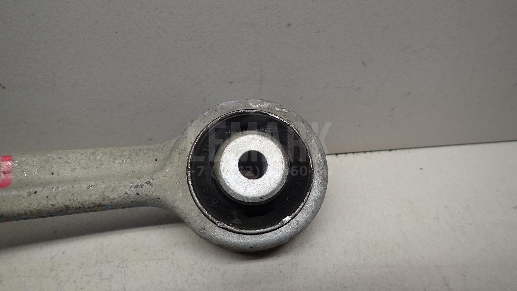 Рычаг передний верхний правый задний