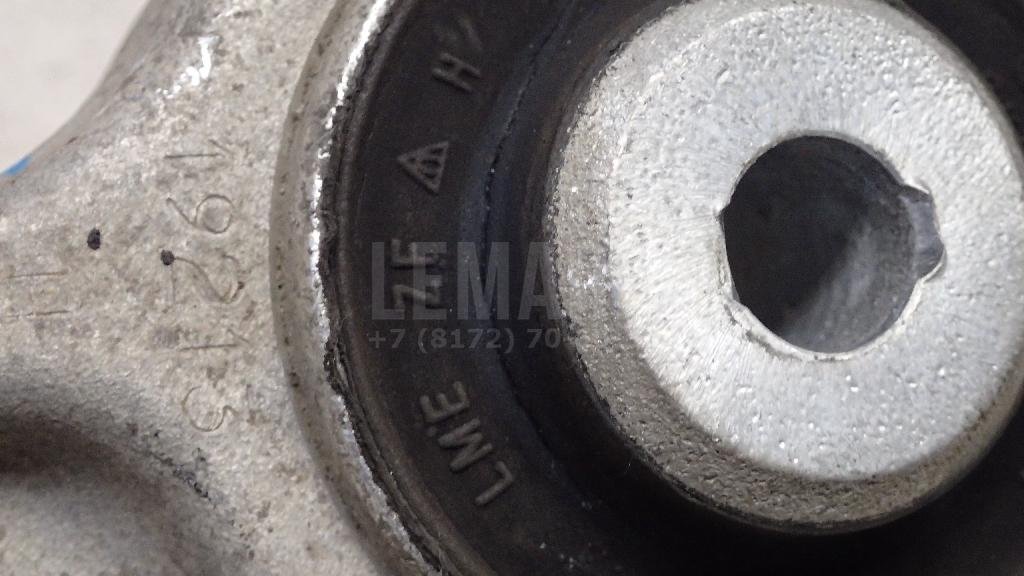 Рычаг передний верхний правый задний