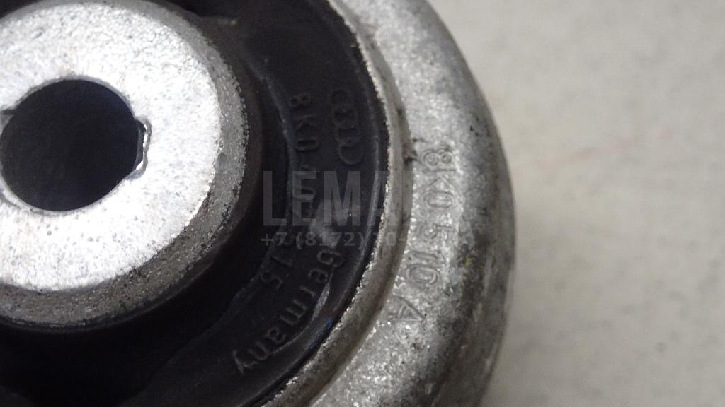 Рычаг передний верхний правый задний