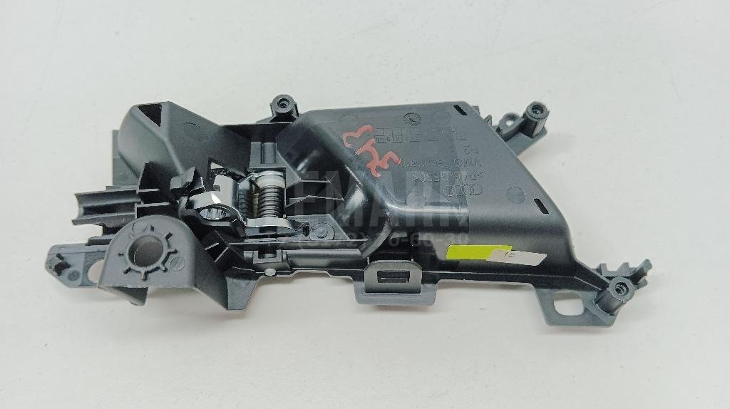 Ручка двери внутренняя правая