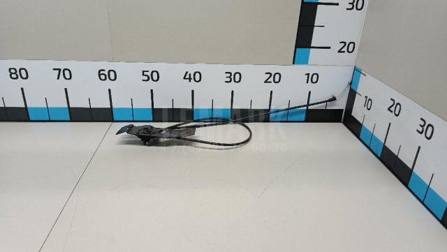 Трос открывания капота