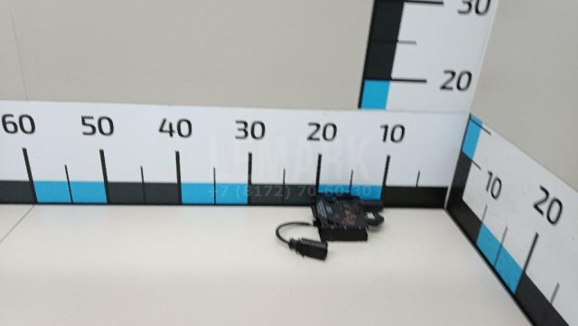 Замок капота