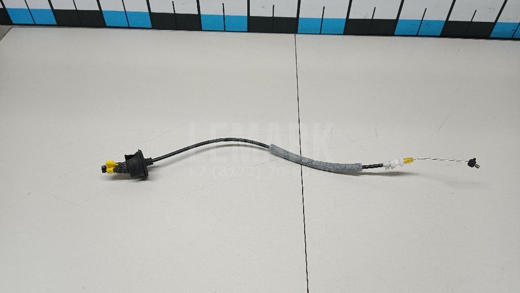 Трос открывания задней двери