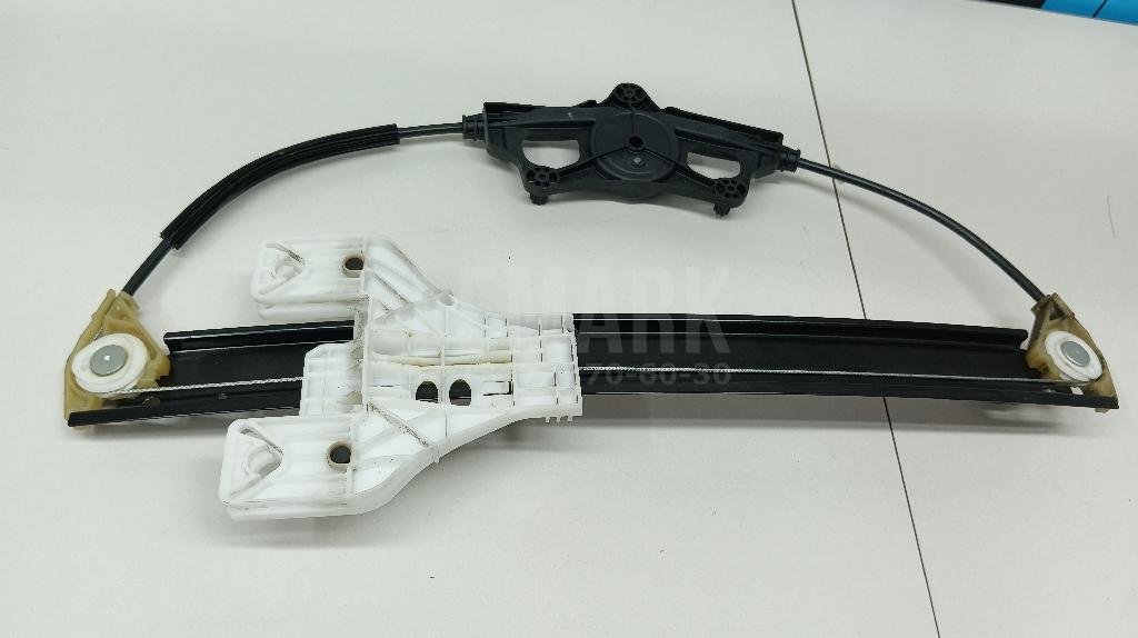 Стеклоподъемник электр. задний правый