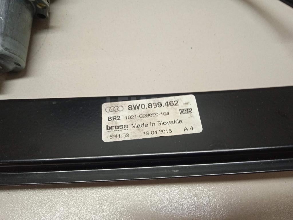 Стеклоподъемник электр. задний правый