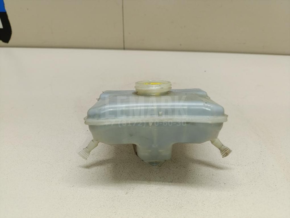 Бачок главного тормозного цилиндра