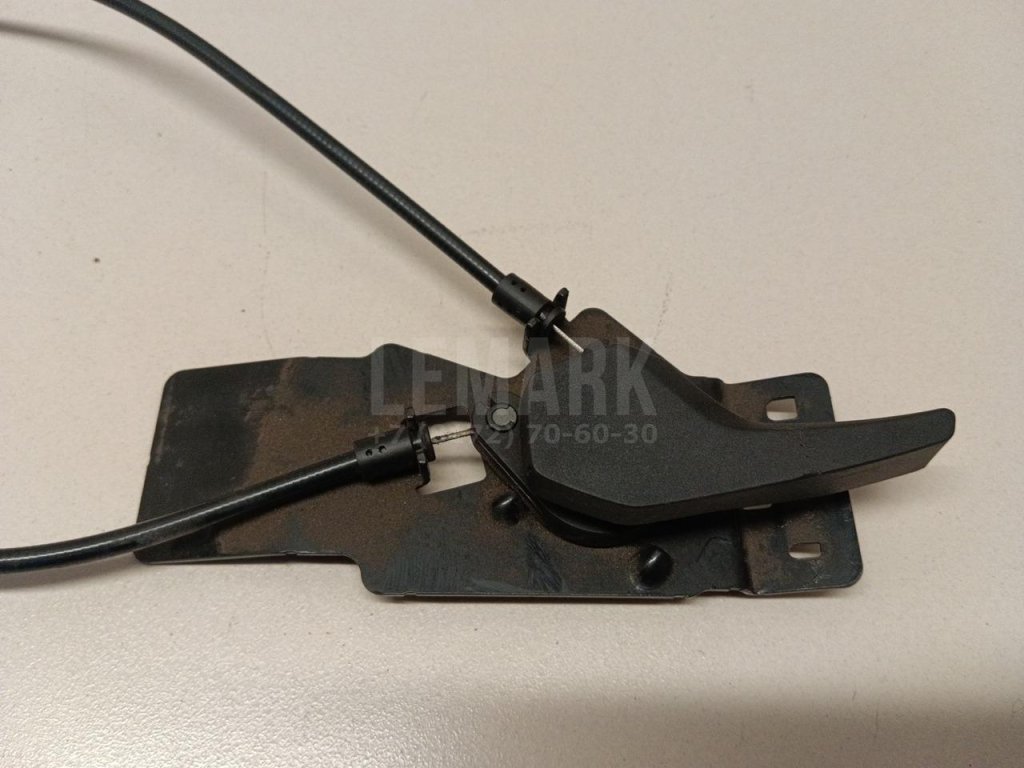 Трос открывания капота