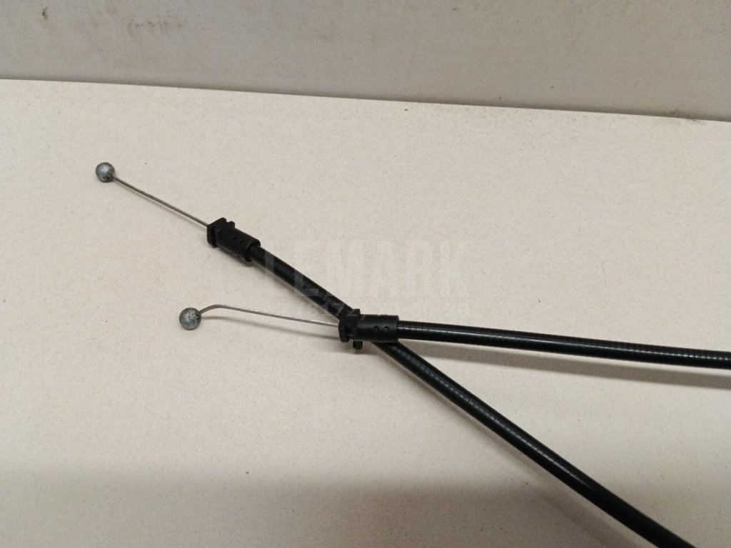 Трос открывания капота