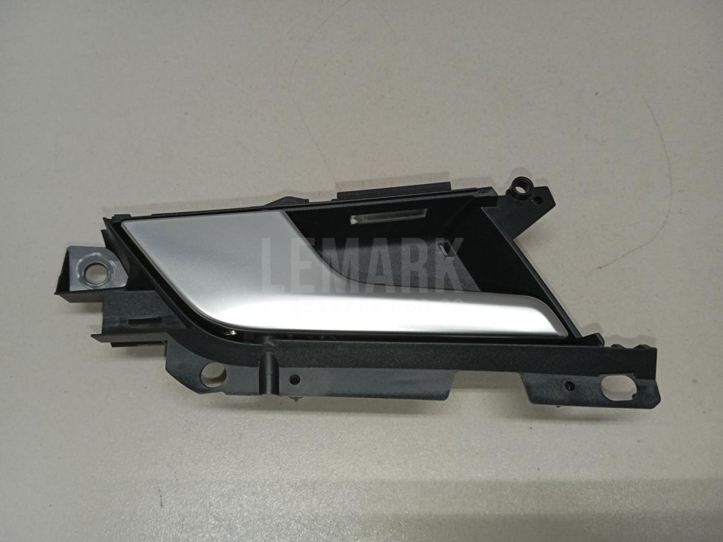 Ручка двери передней внутренняя левая