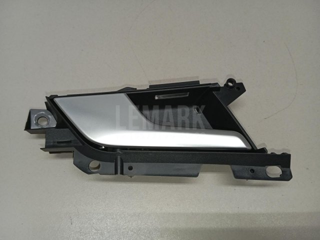 Ручка двери передней внутренняя левая