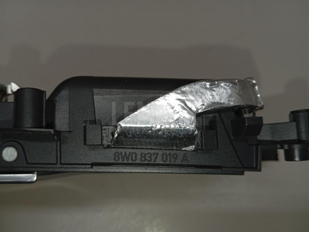 Ручка двери передней внутренняя левая