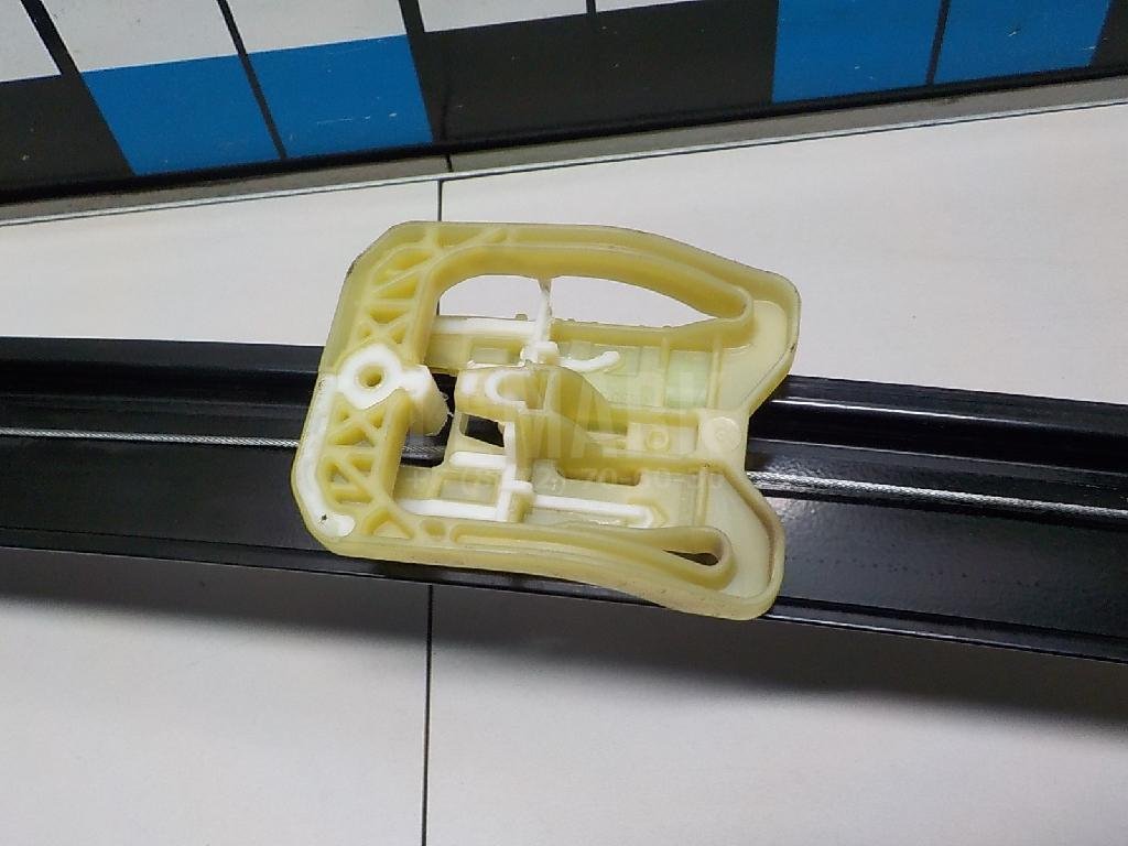 Стеклоподъемник электр. передний левый