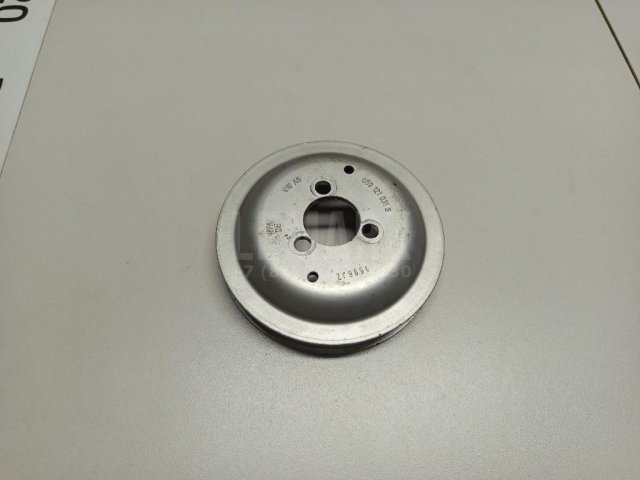 Шкив водяного насоса (помпы)