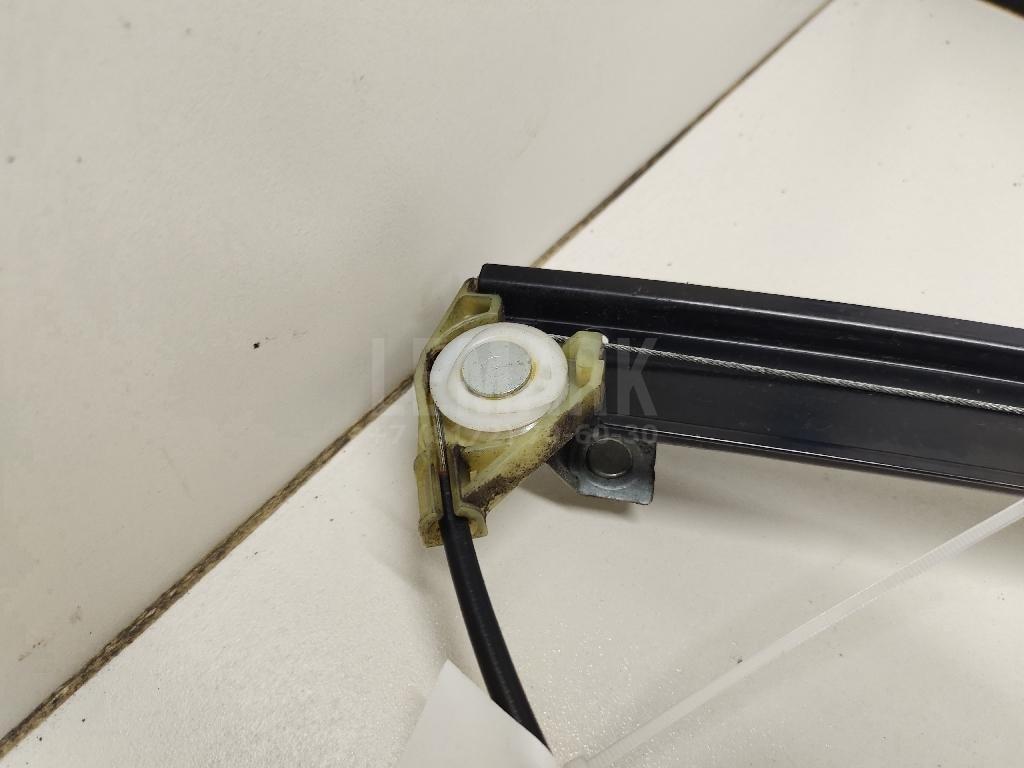 Стеклоподъемник электр. задний правый