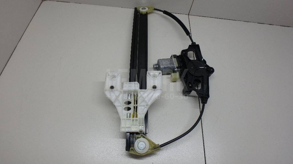 Стеклоподъемник электр. задний правый