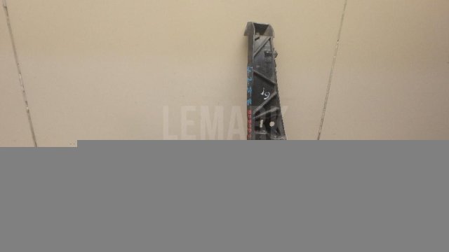 Направляющая заднего бампера левая