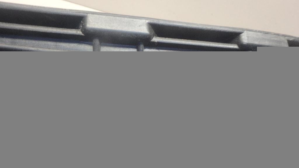 Направляющая заднего бампера левая