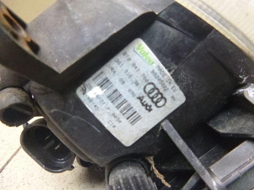 Фара противотуманная правая