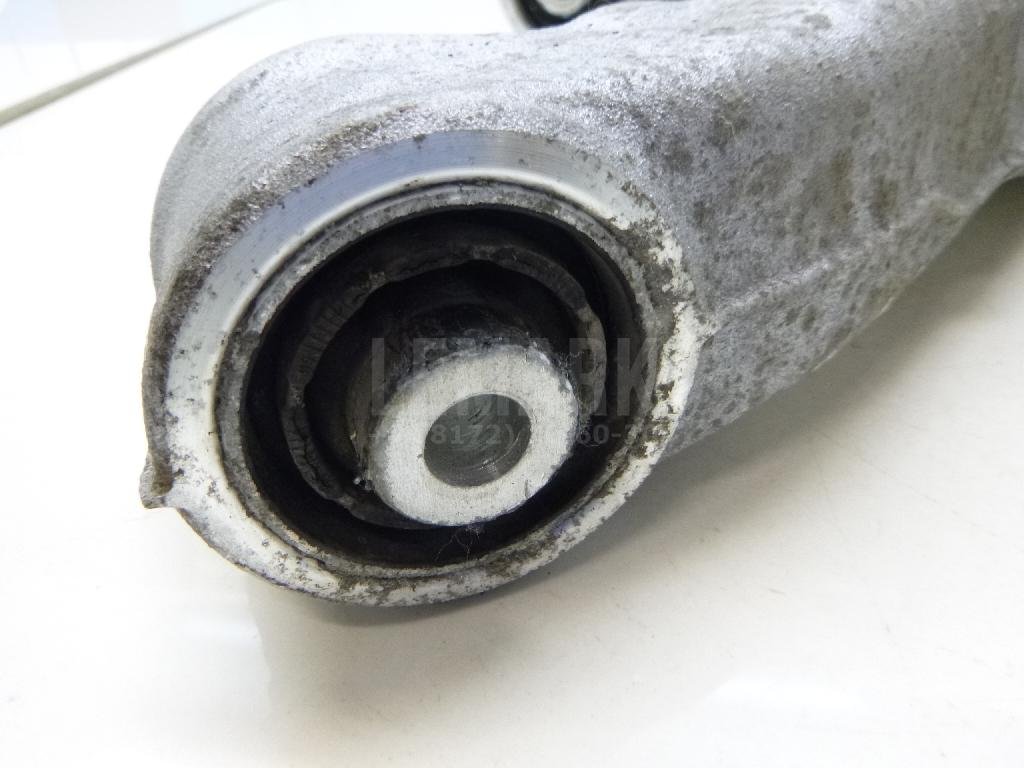 Рычаг задний нижний правый