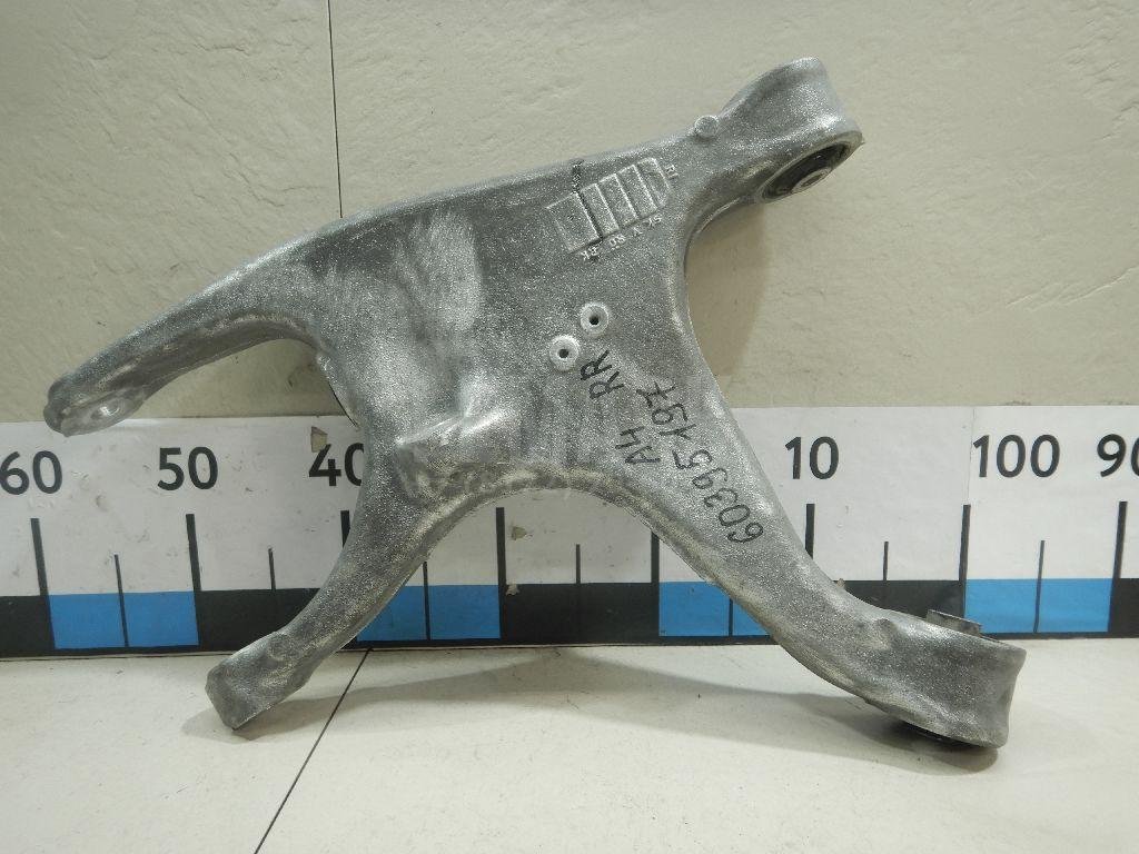 Рычаг задний нижний правый