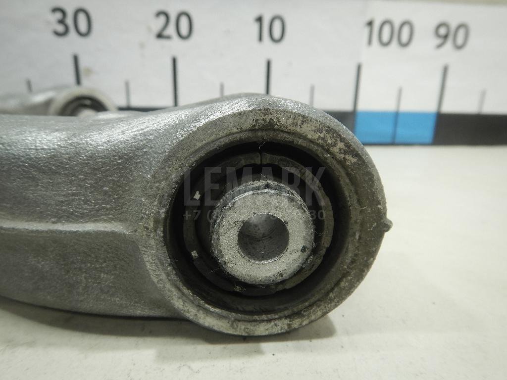 Рычаг задний нижний правый