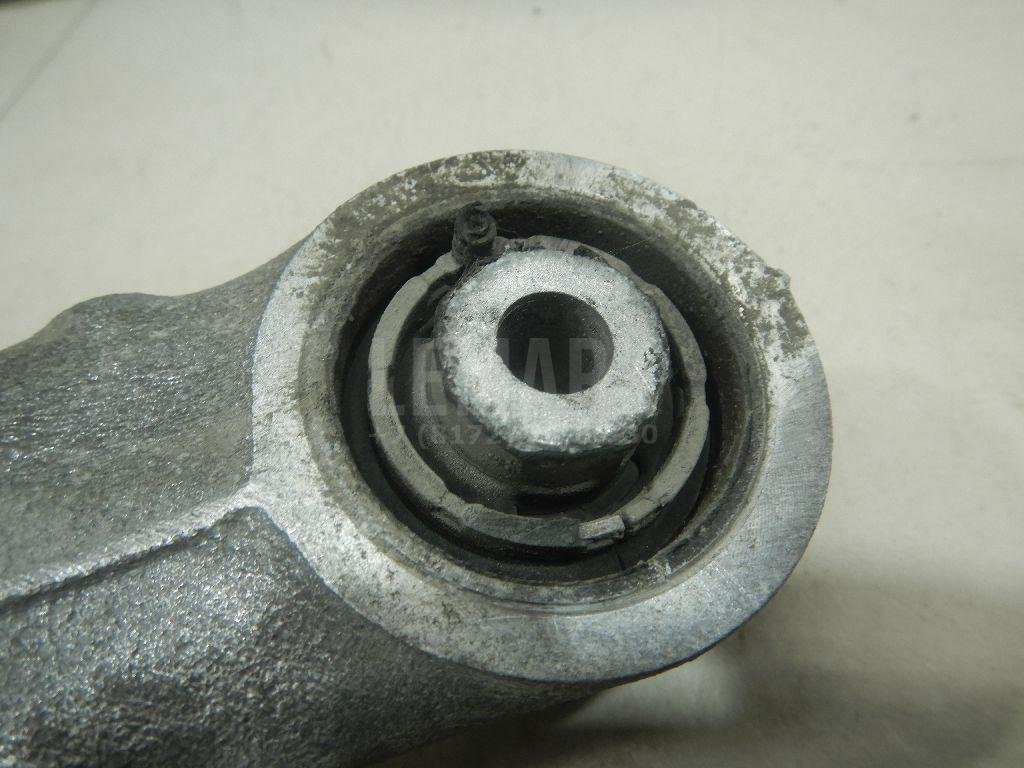 Рычаг задний нижний правый