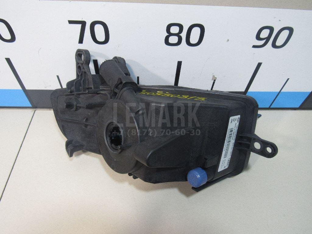 Фара противотуманная правая