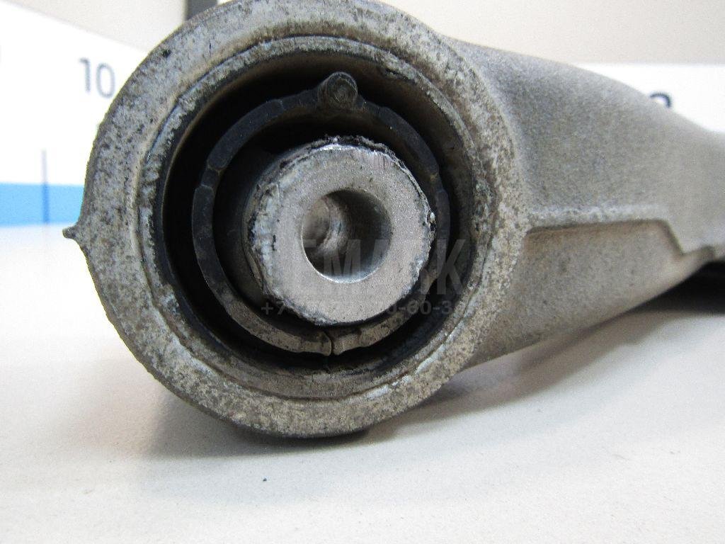 Рычаг задний нижний правый