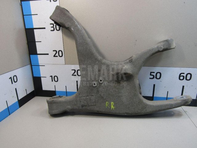 Рычаг задний нижний правый