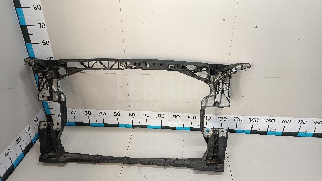 Панель передняя