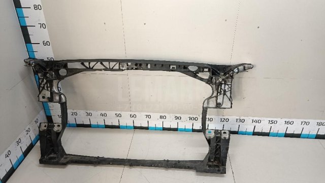 Панель передняя