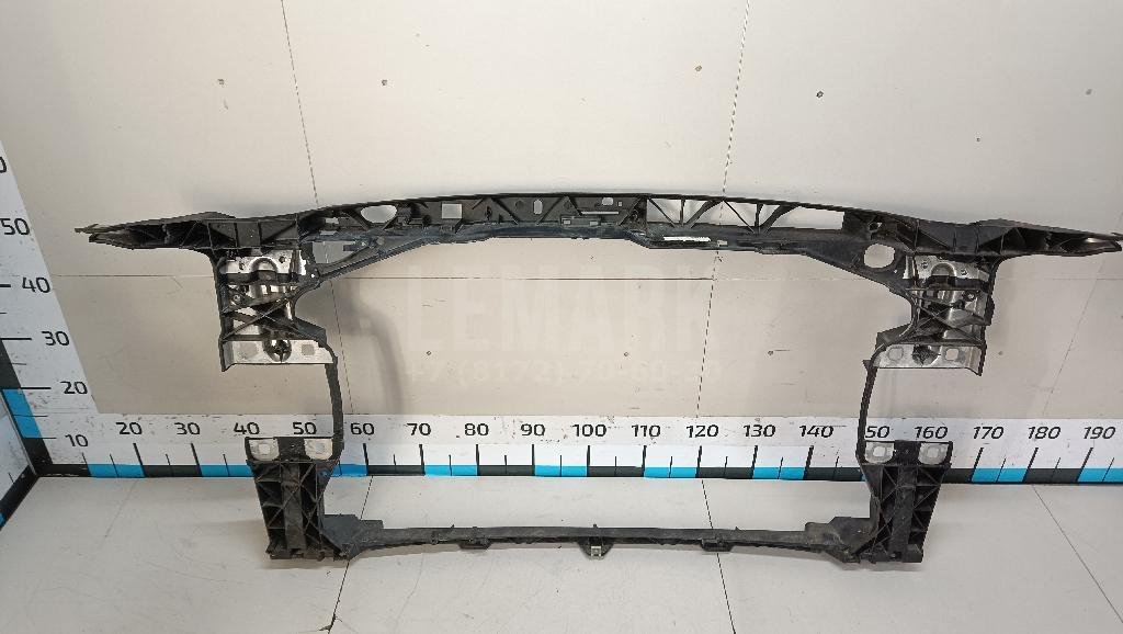 Панель передняя