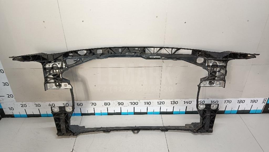 Панель передняя