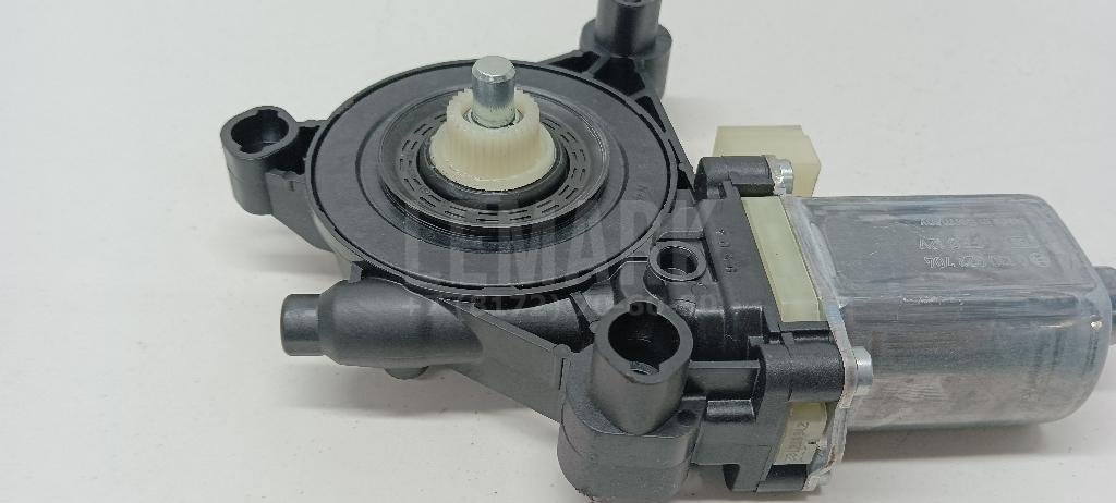 Моторчик стеклоподъемника