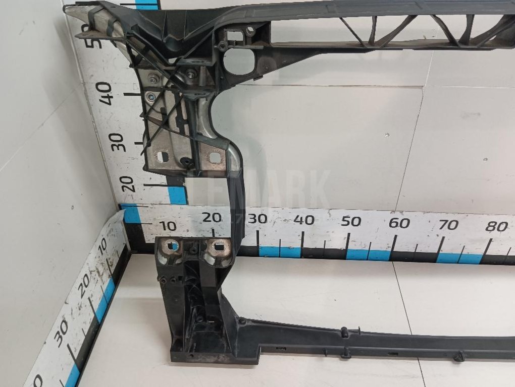 Панель передняя