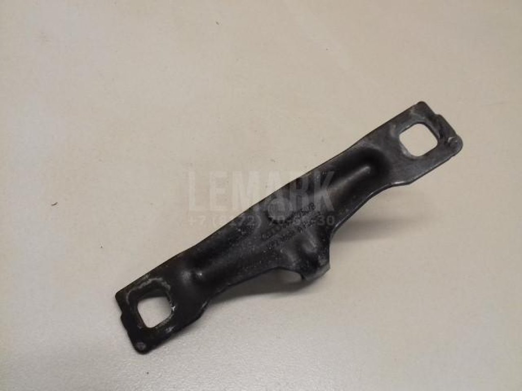 Ответная часть замка багажника