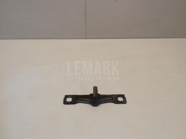 Ответная часть замка багажника