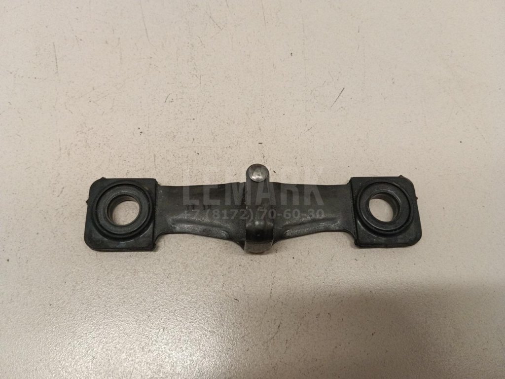 Ответная часть замка багажника