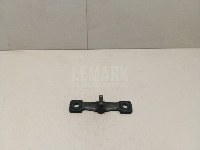 Ответная часть замка багажника