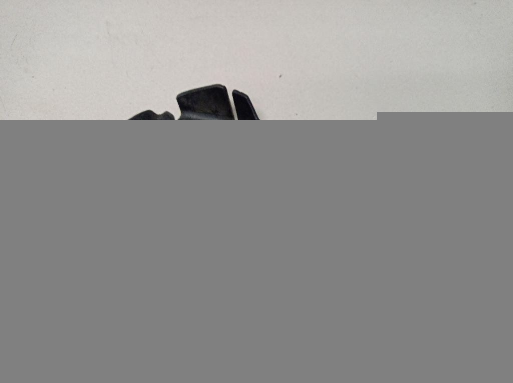 Воздуховод радиатора правый