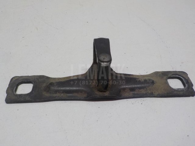 Ответная часть замка багажника