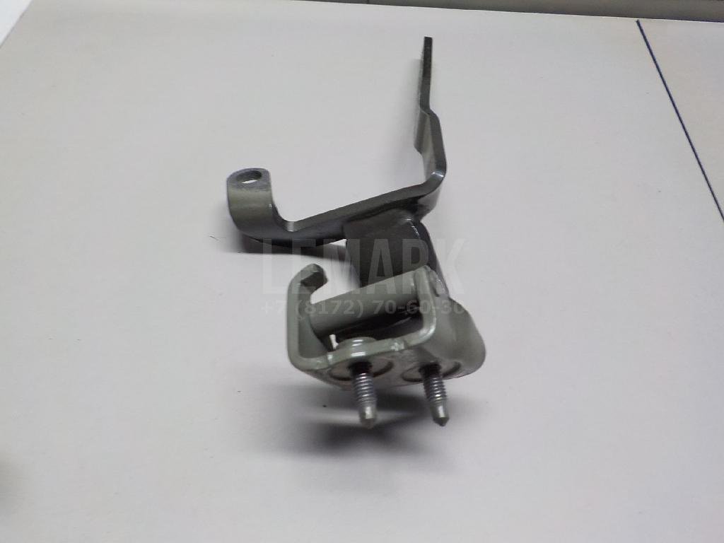 Петля двери багажника