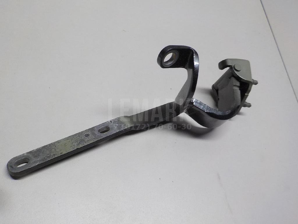 Петля двери багажника