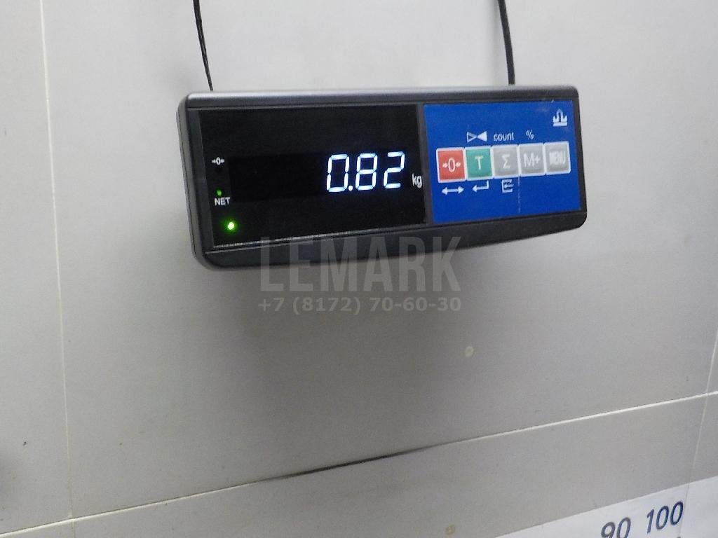 Петля двери багажника