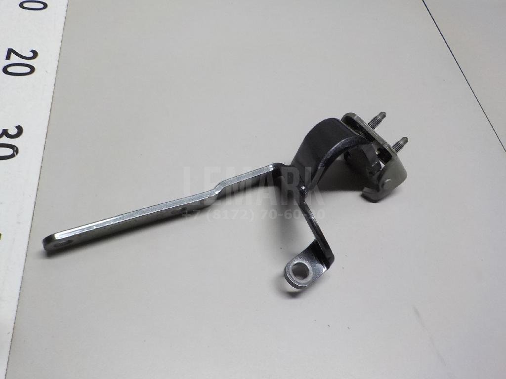 Петля двери багажника